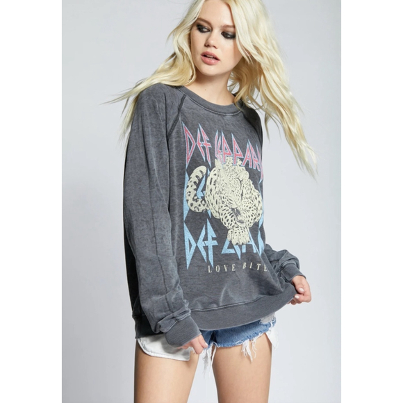 Recycled Karma Def Leppard Love Bites Sweatshirt Medium NWOT - Picture 3 of 4